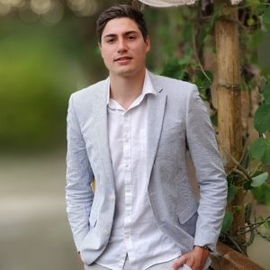 Meet your Posher, Diego